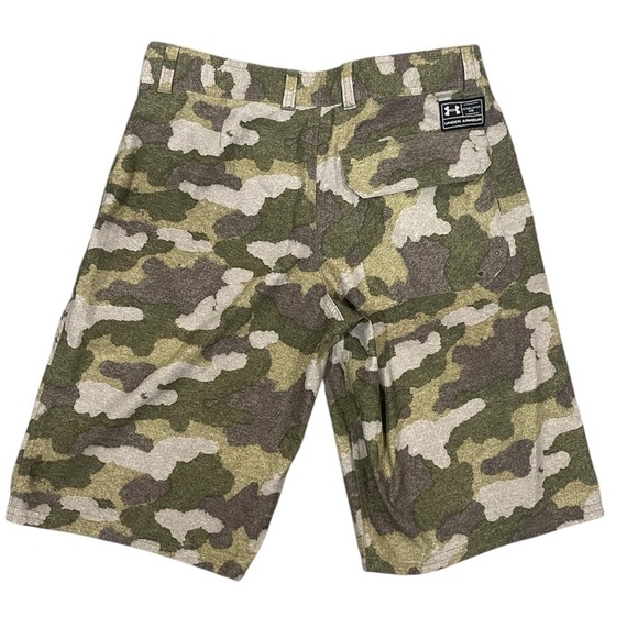 Under Armour Camo Board Shorts Iron Heat Gear Mens Size 30 - Picture 2 of 8